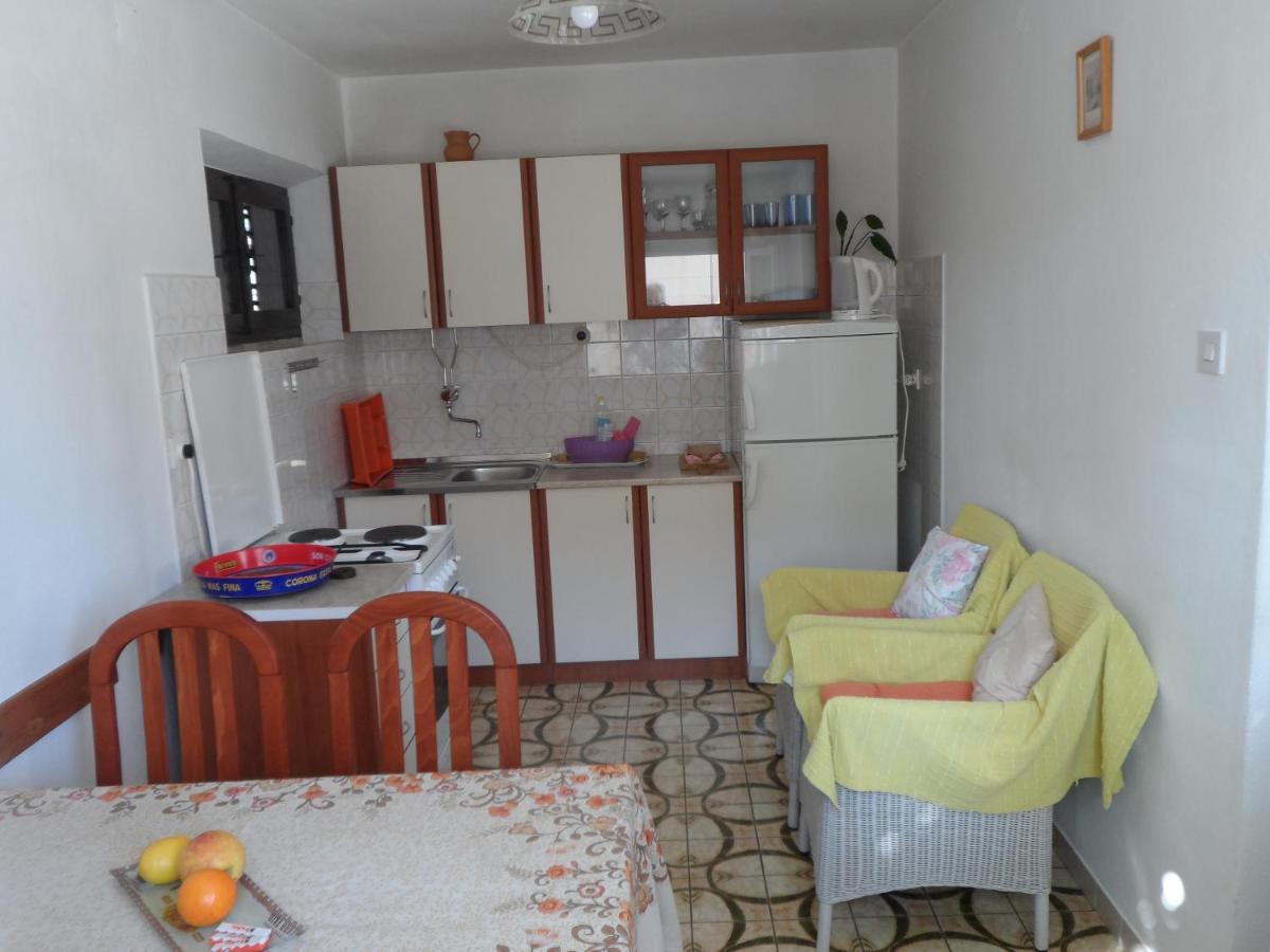 Adrian'S Apartments & Winery Lumbarda Ngoại thất bức ảnh
