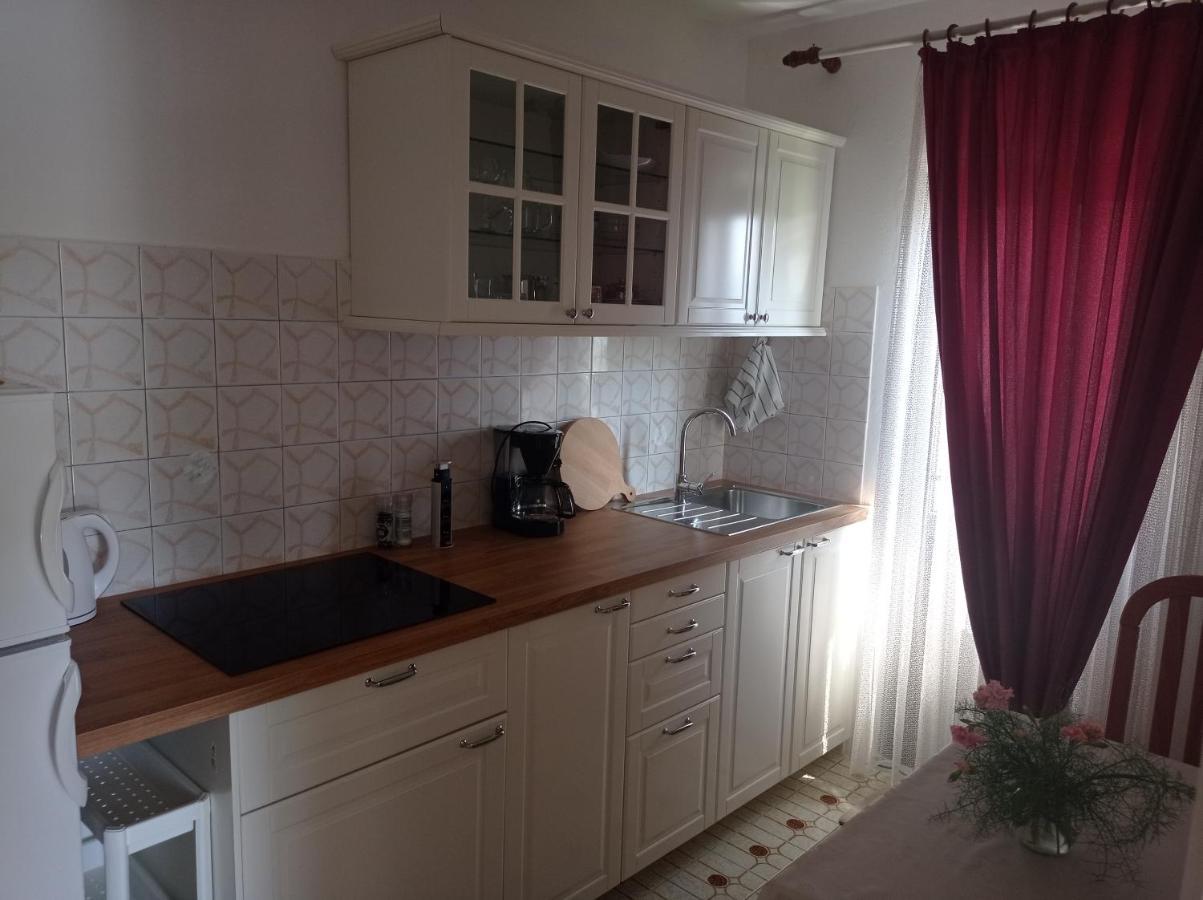 Adrian'S Apartments & Winery Lumbarda Ngoại thất bức ảnh