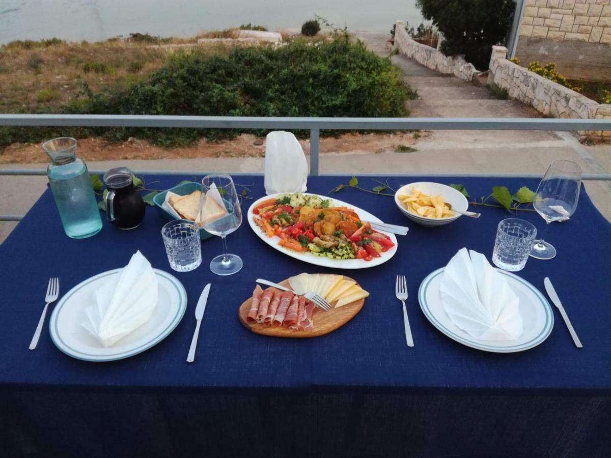 Adrian'S Apartments & Winery Lumbarda Ngoại thất bức ảnh